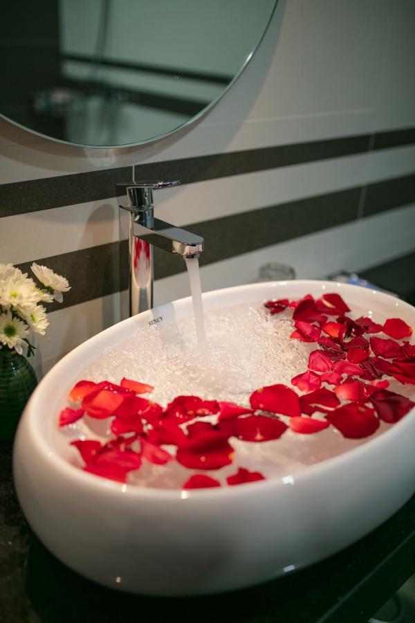 Hanoi Saga Hotel Bagian luar foto
